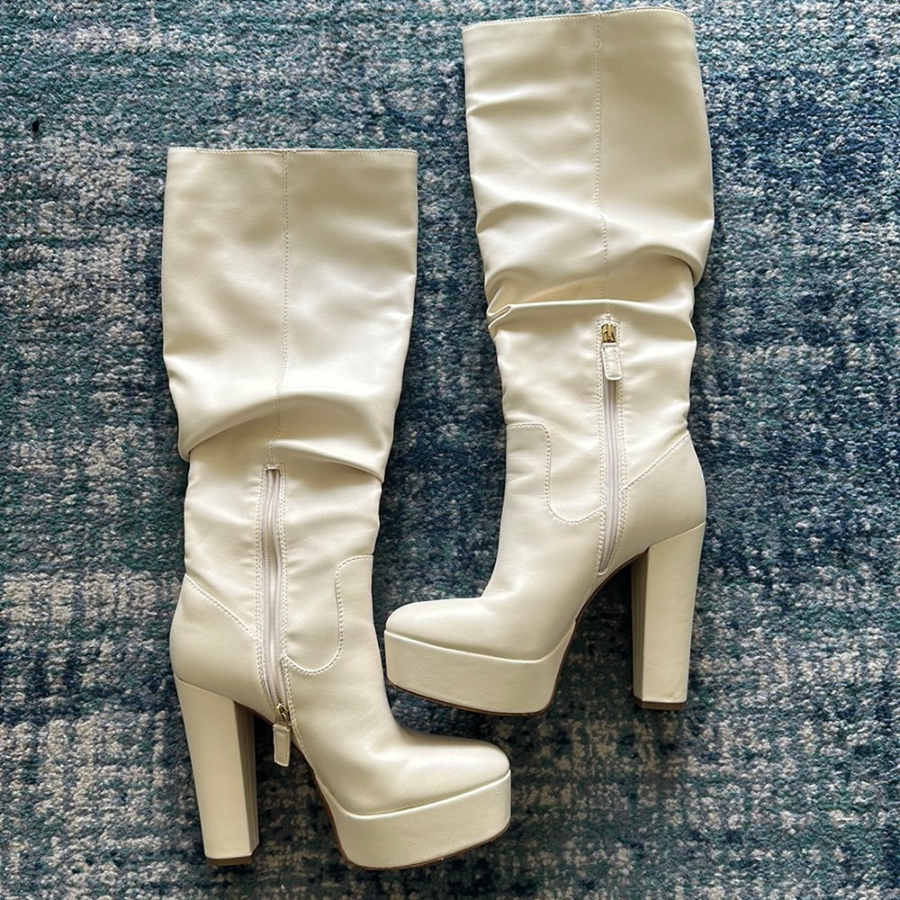 JLO white boots, super good condition 9/10